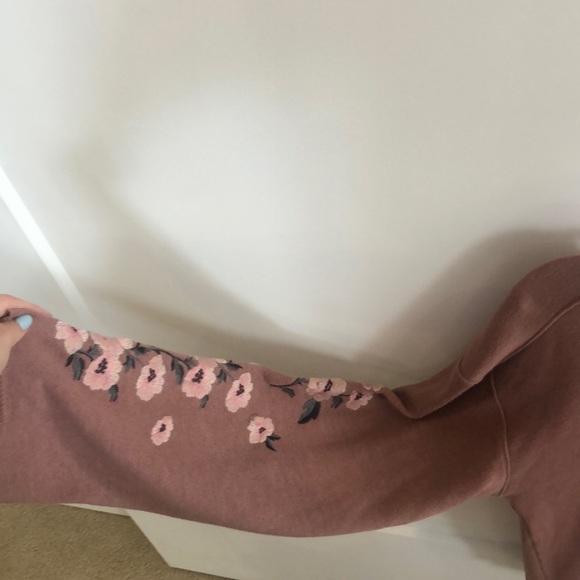 sweater - Picture 2 of 2